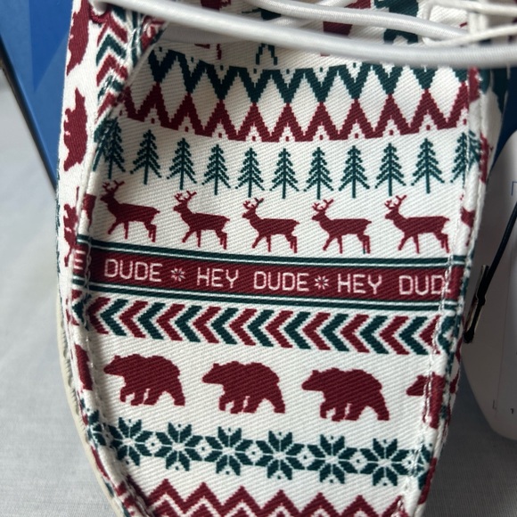 Hey Dude Wendy holiday cheers W8 - Picture 2 of 6